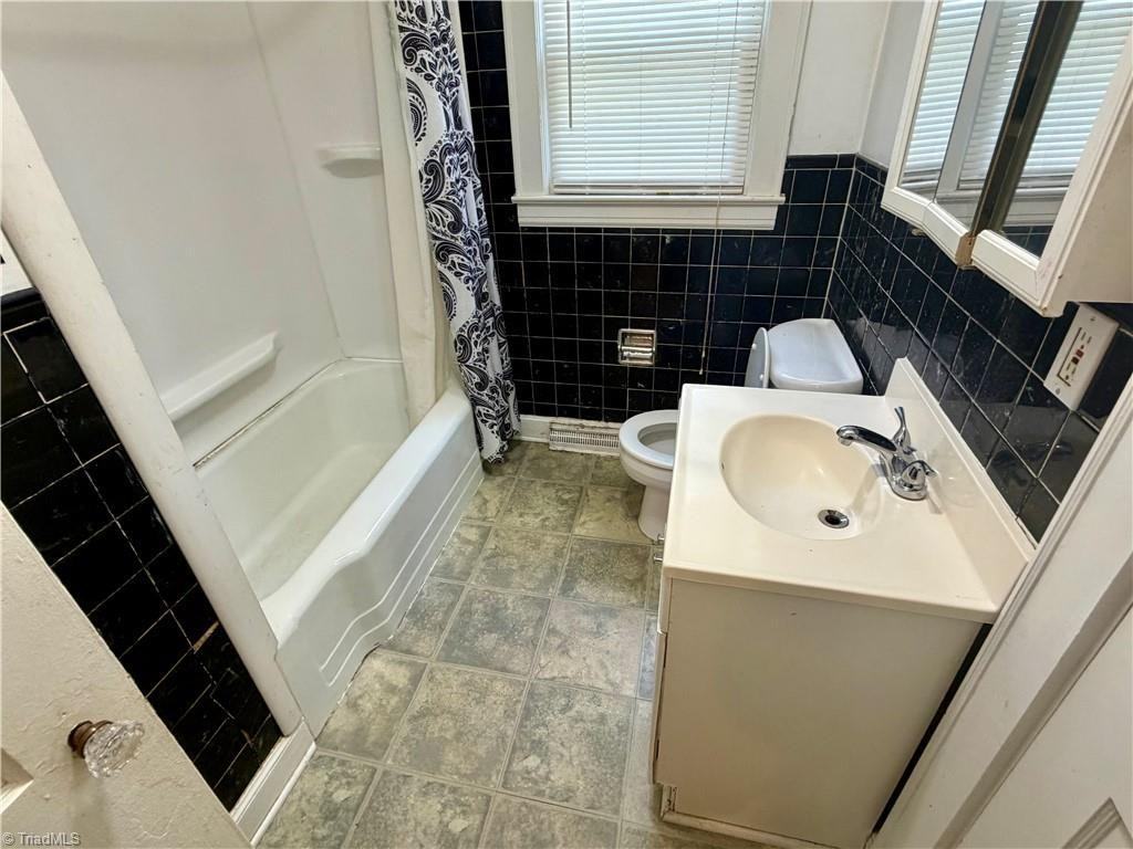 1003 Charlotte Ave - Photo 6 of 8