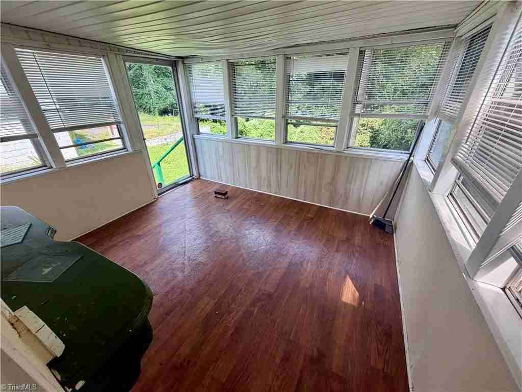 1003 Charlotte Ave - Photo 7 of 8