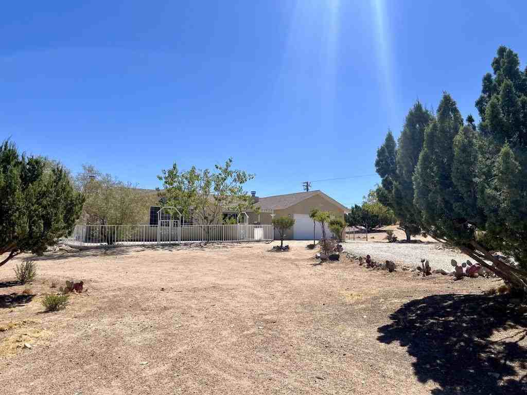 21925 Fort Tejon Rd - Photo 2 of 21