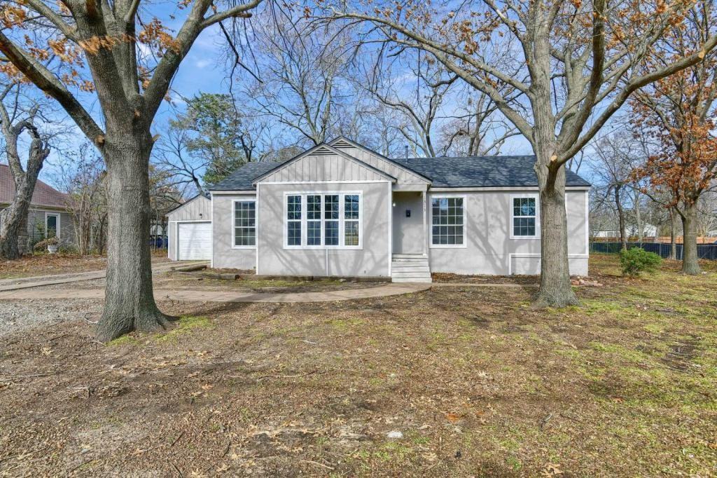 1313 E Lamar St - Photo 2 of 17