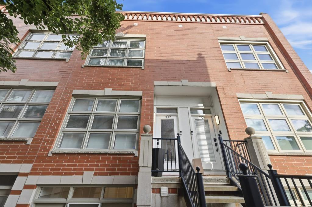 855 W Erie St - Photo 2 of 42