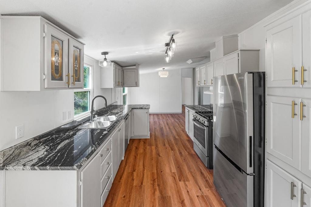 254 Deer Park - Photo 3 of 35
