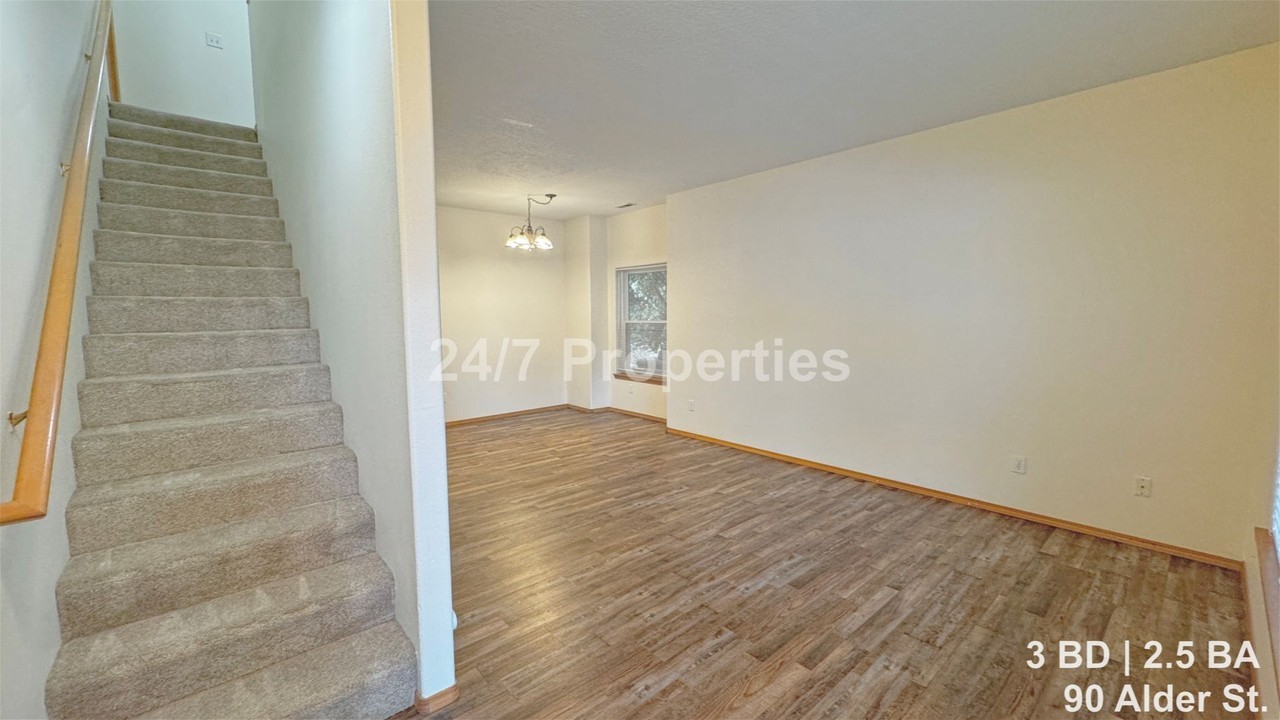 90 Alder St - Photo 3 of 18