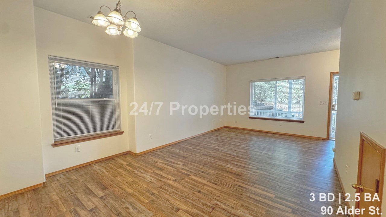 90 Alder St - Photo 4 of 18