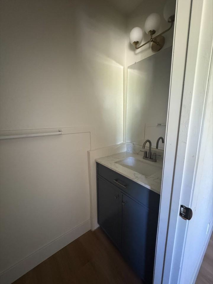 634 8th St #8 - Photo 4 of 8