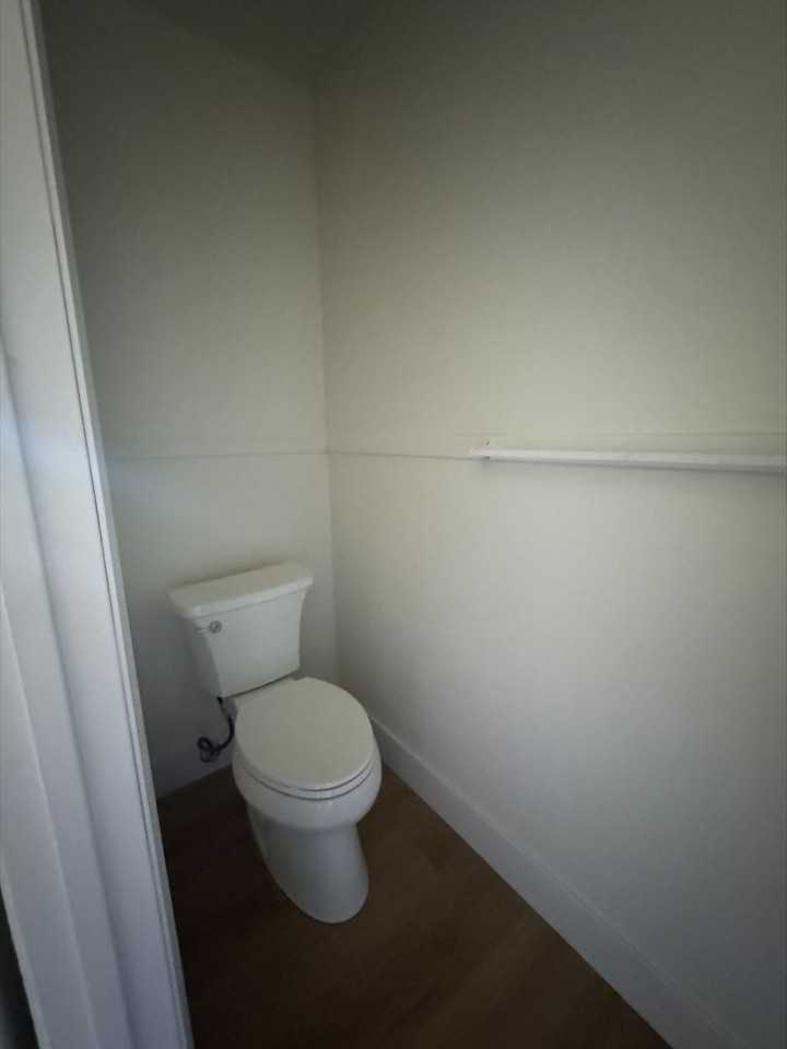 634 8th St #8 - Photo 5 of 8