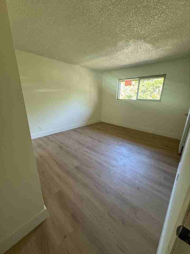 634 8th St #8 - Photo 6 of 8
