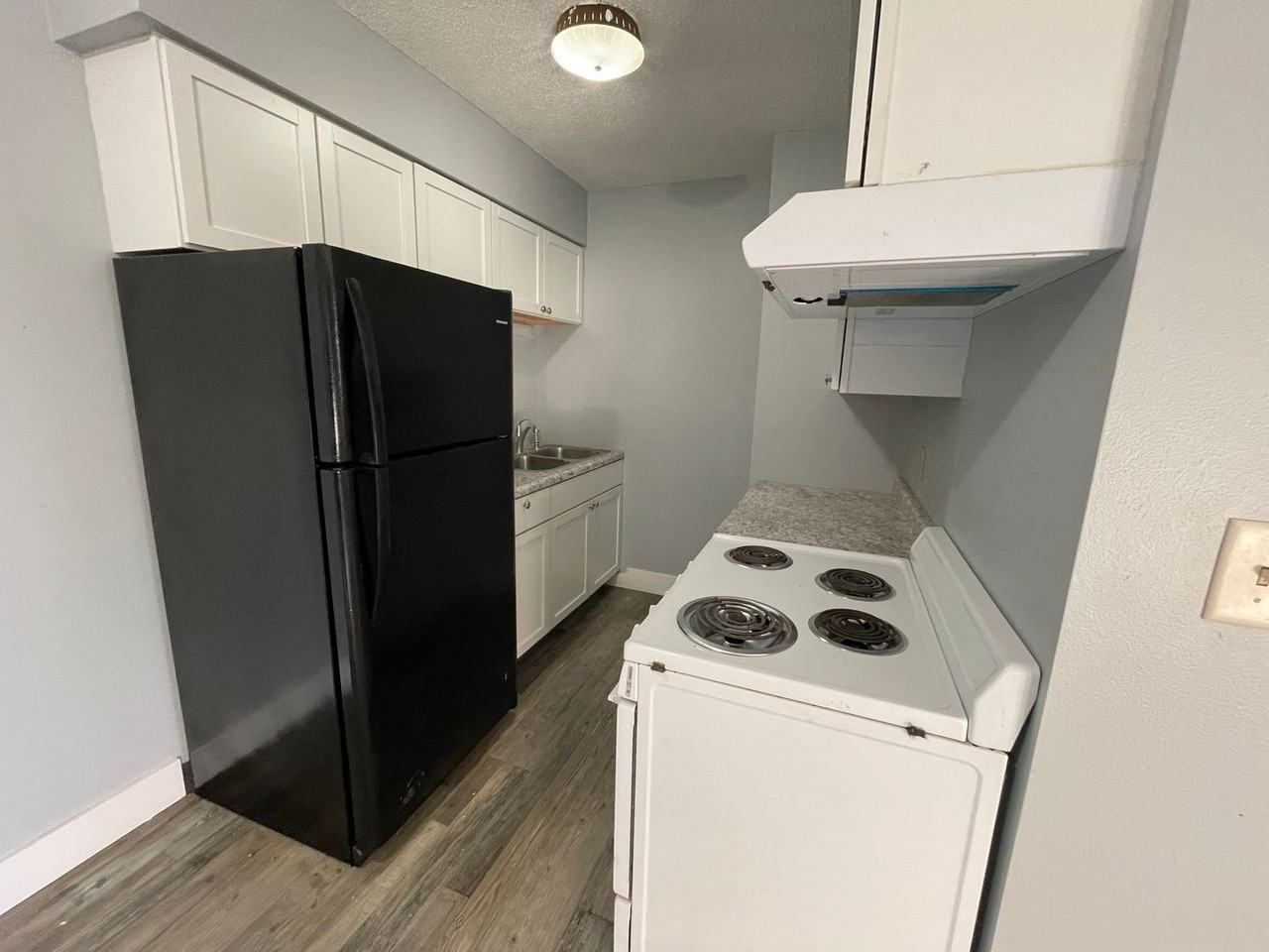 1307 7th Ave - Photo 2 of 12