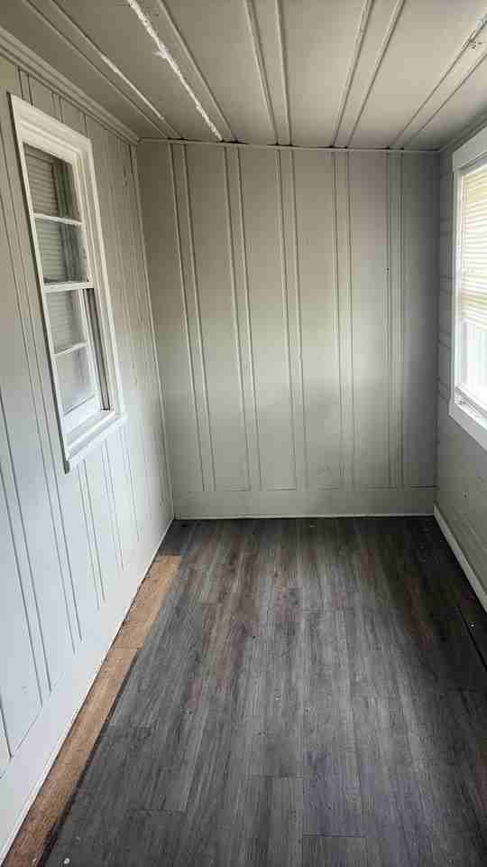 722 1/2 E Maple St - Photo 3 of 21