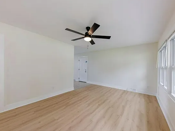 6903 E 114th Ter - Photo 2 of 11