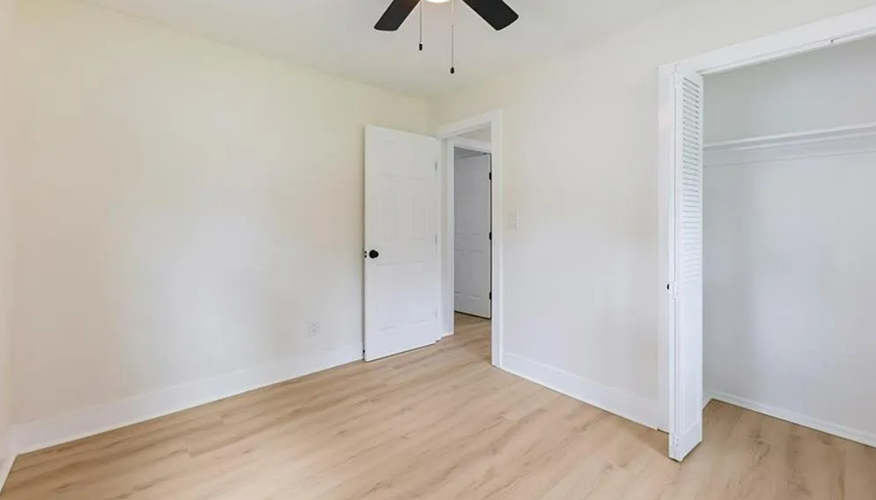 6903 E 114th Ter - Photo 5 of 11