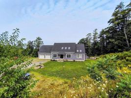 featured image of 6 Red Barn Rd