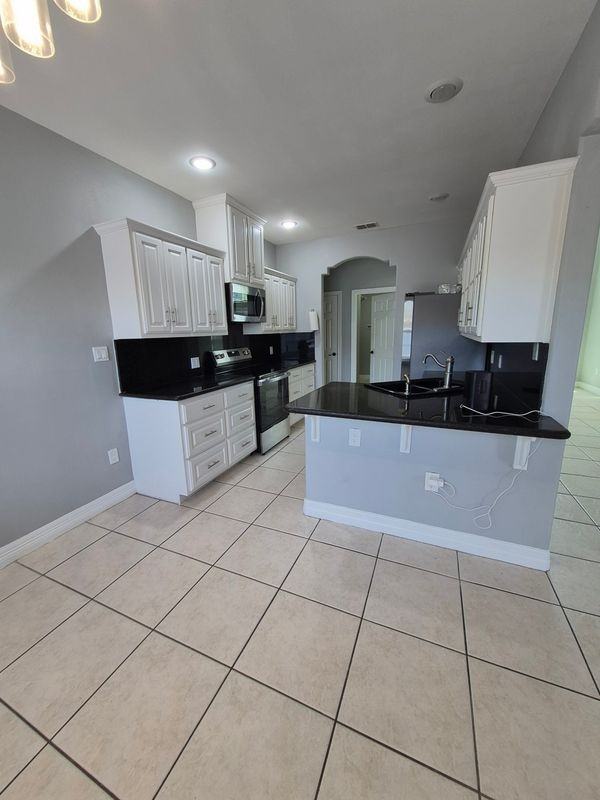 2786 Abbey - Photo 7 of 13