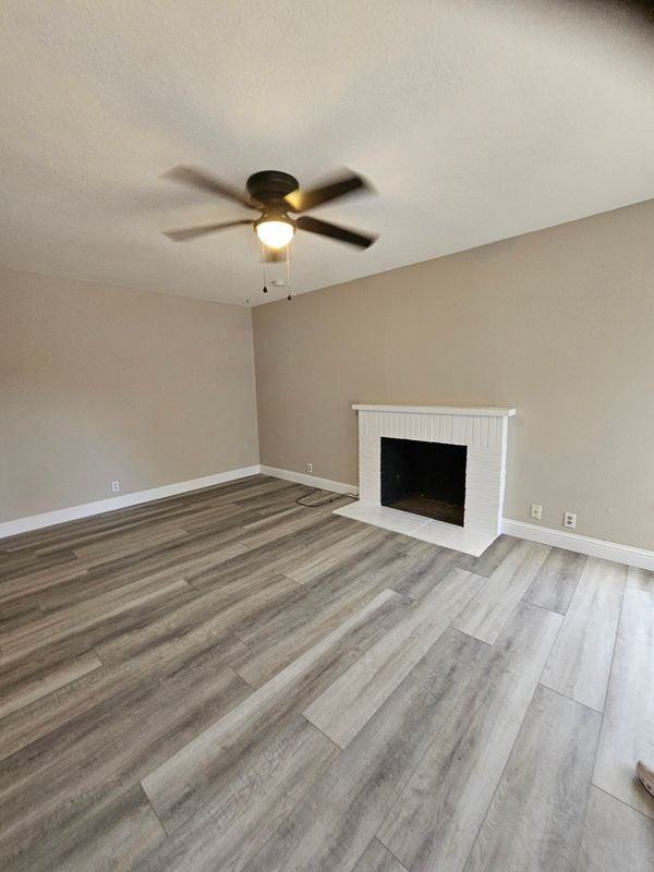 505 Shaw Ave - Photo 3 of 6
