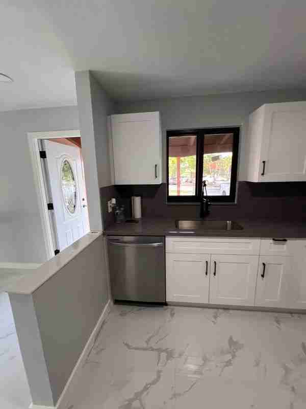 285 Ne 43rd St - Photo 2 of 3