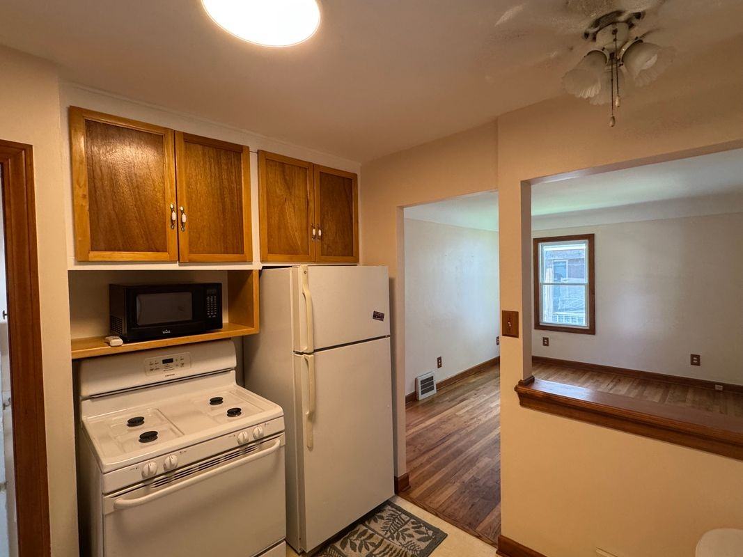 3985 Motorway Dr - Photo 5 of 22