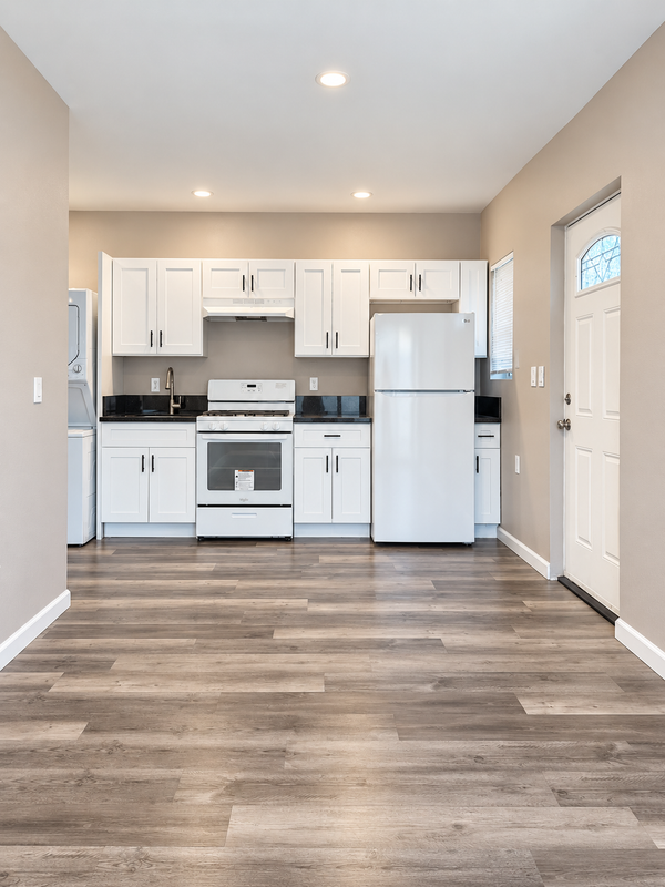 6463 Woodlake Ave - Photo 6 of 11