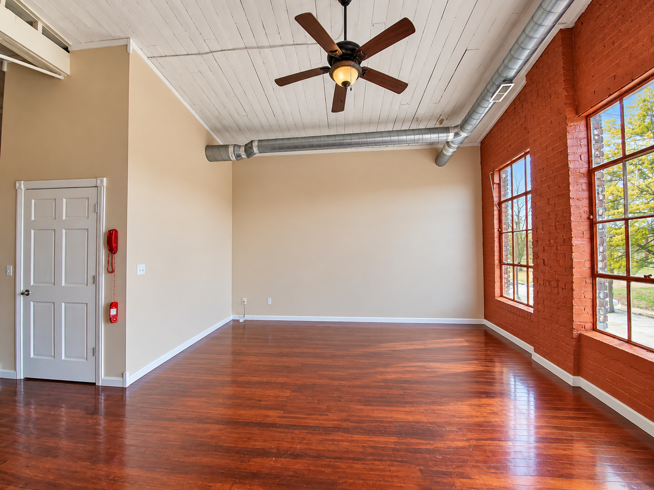 305 S Lincoln St #C - Photo 4 of 11
