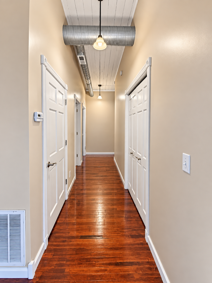 305 S Lincoln St #C - Photo 6 of 11