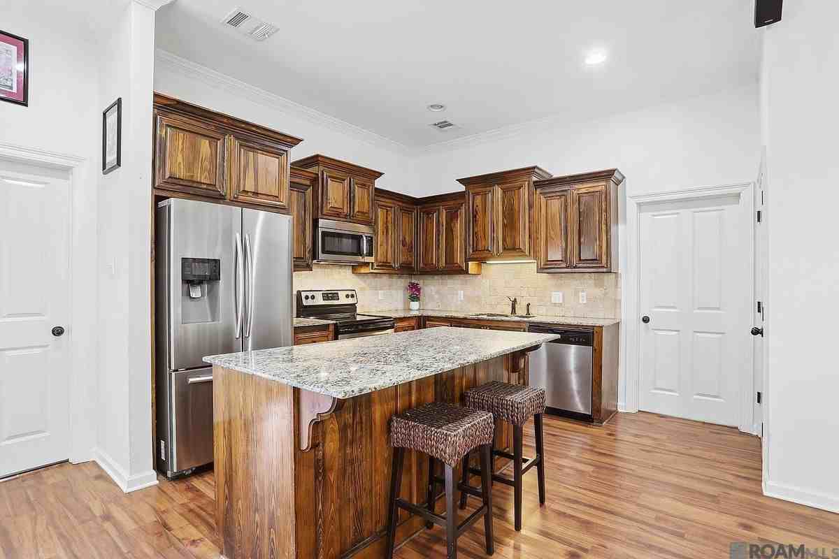 1420 Spanish Lakes Ave - Photo 3 of 23