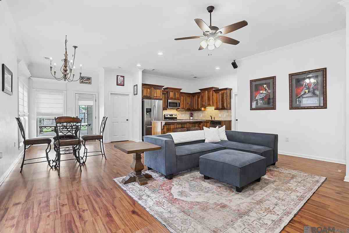 1420 Spanish Lakes Ave - Photo 4 of 23