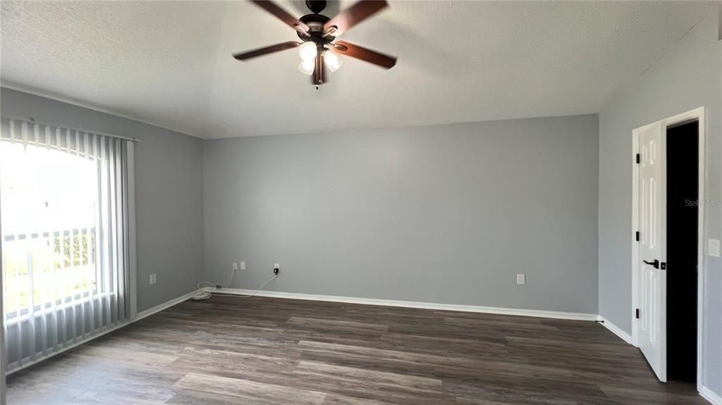 485 Martigues Dr - Photo 2 of 5