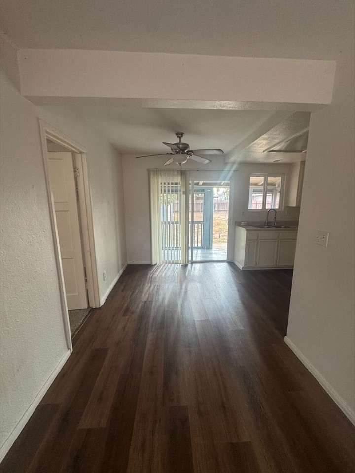 733 Carolina St - Photo 2 of 8