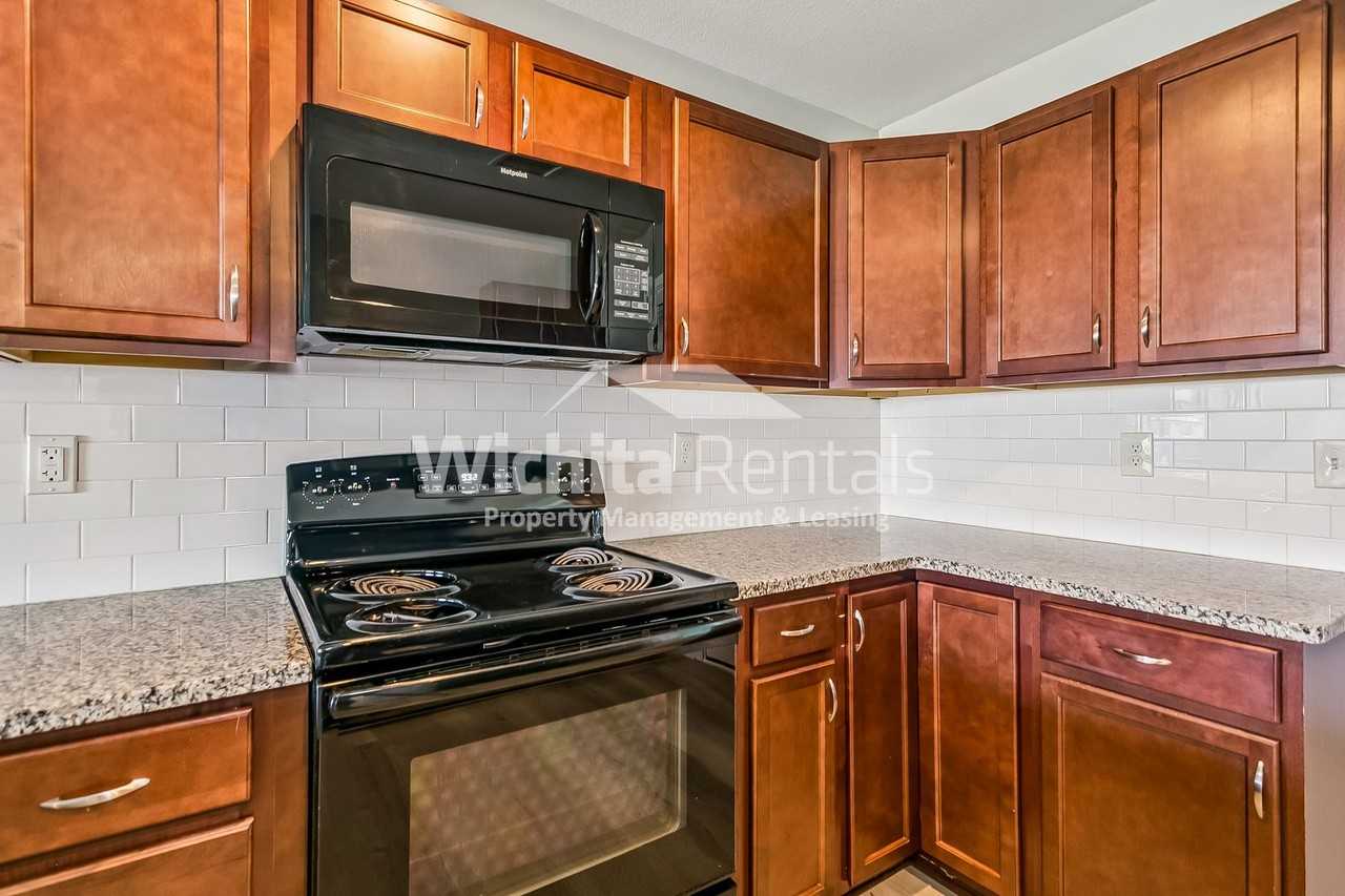131 N Joann St - Photo 7 of 13