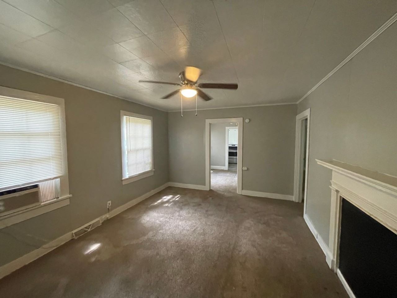 1021 Ridge Ave - Photo 2 of 9