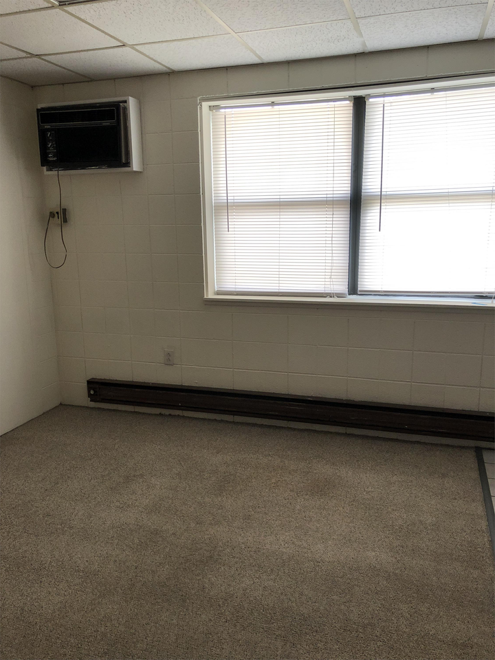 108 W Green St #208 - Photo 5 of 13