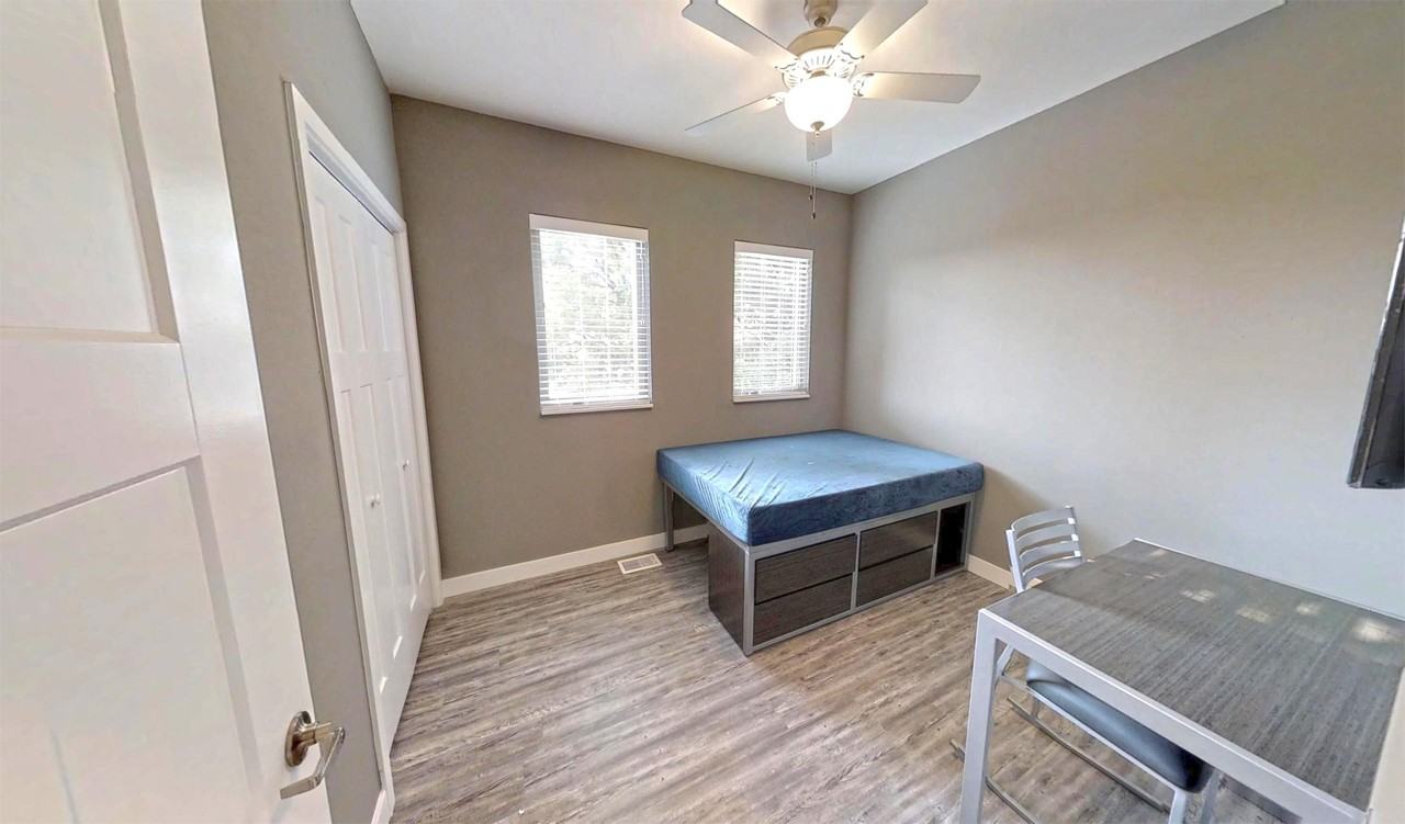2 308½ E Clark St #2A - Photo 5 of 17