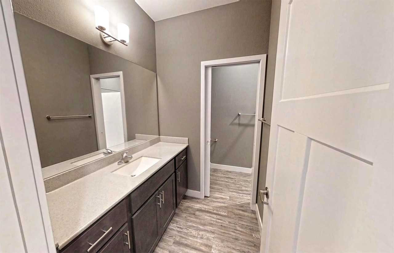 1 308½ E Clark St #1 - Photo 7 of 17