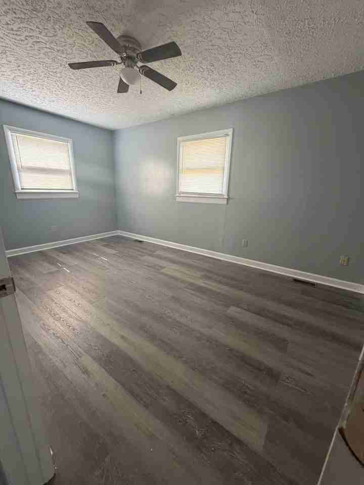115 S Caldwell St - Photo 5 of 9