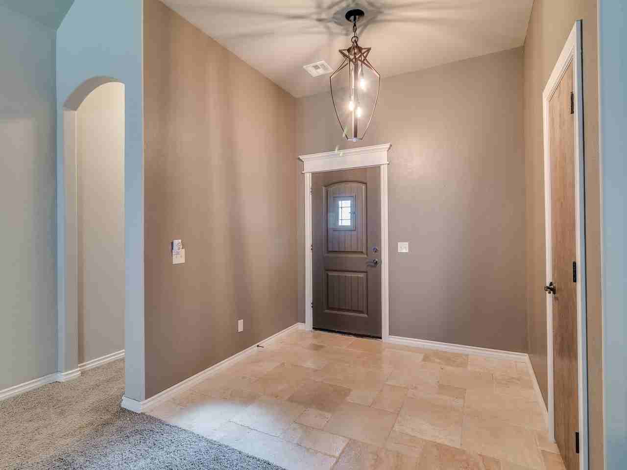 3813 Normandy Rd - Photo 4 of 44