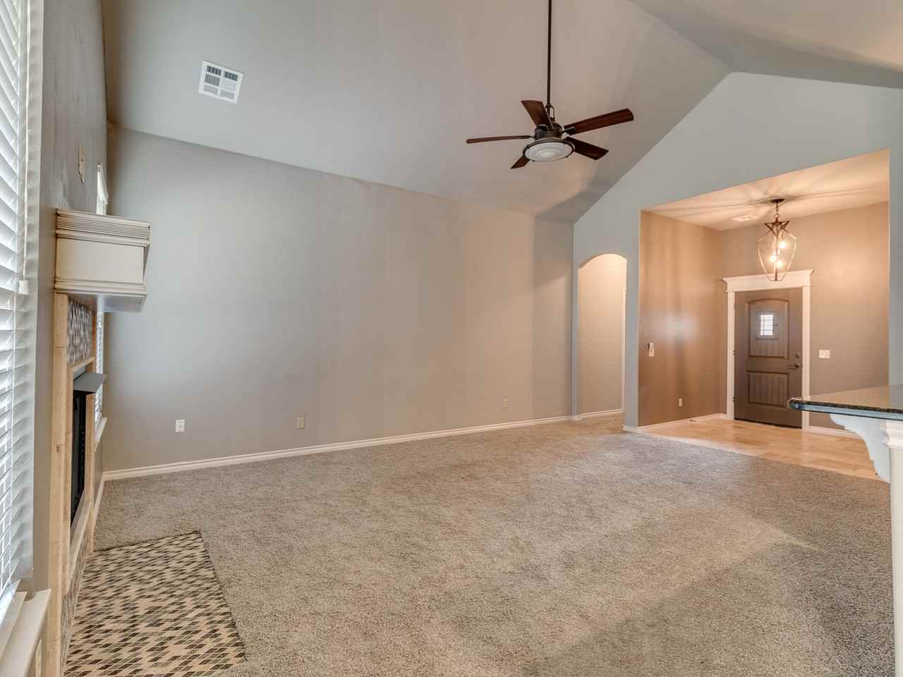 3813 Normandy Rd - Photo 5 of 44