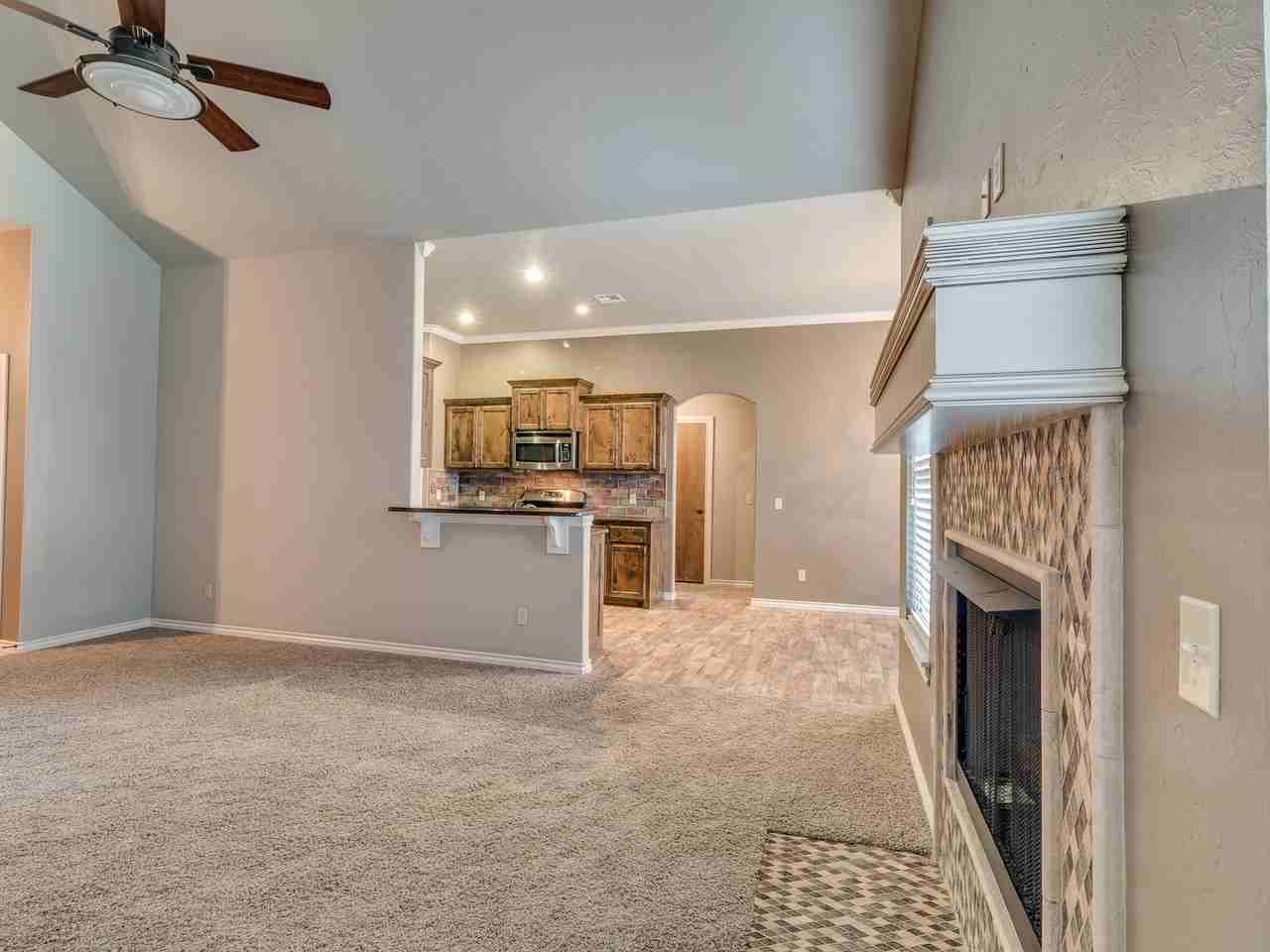 3813 Normandy Rd - Photo 6 of 44
