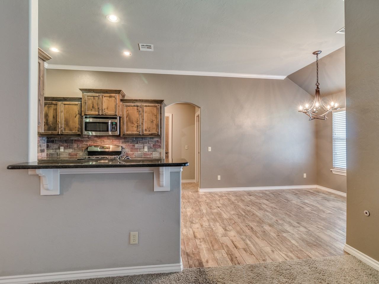 3813 Normandy Rd - Photo 7 of 44