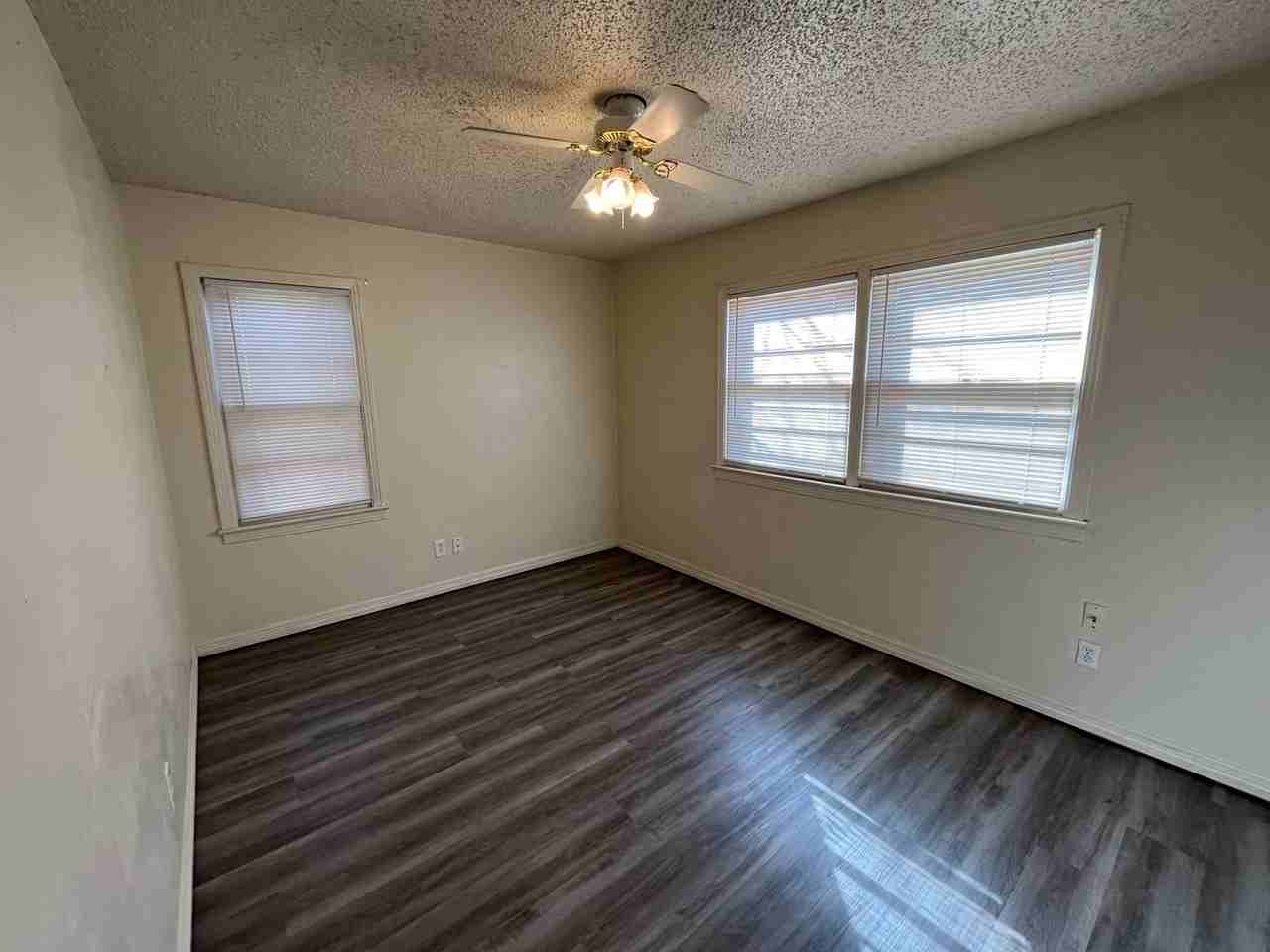 4420 46th St - Photo 6 of 13