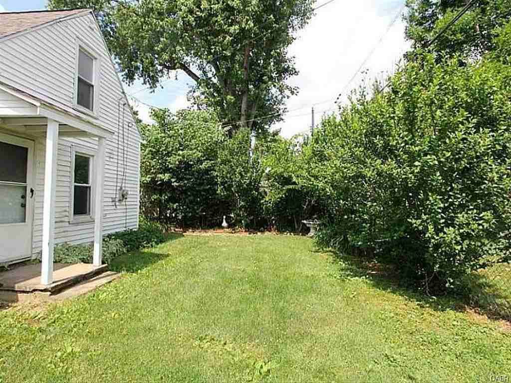 25 Wolf Ave - Photo 4 of 17