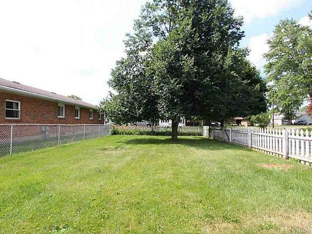 25 Wolf Ave - Photo 5 of 17