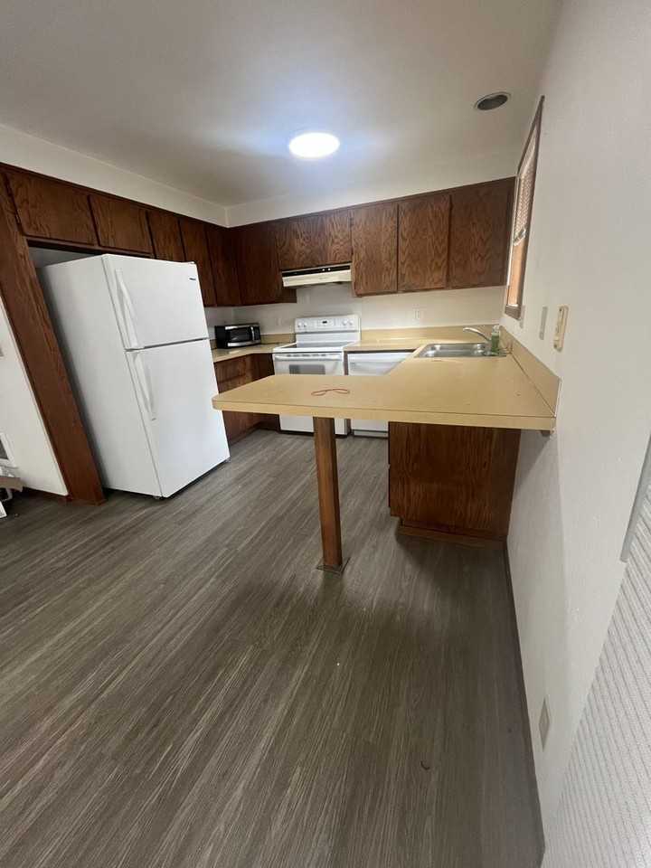 4 Wolf Ln - Photo 6 of 14