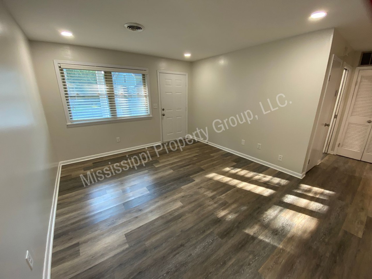 1210 S 16th St - Photo 3 of 18