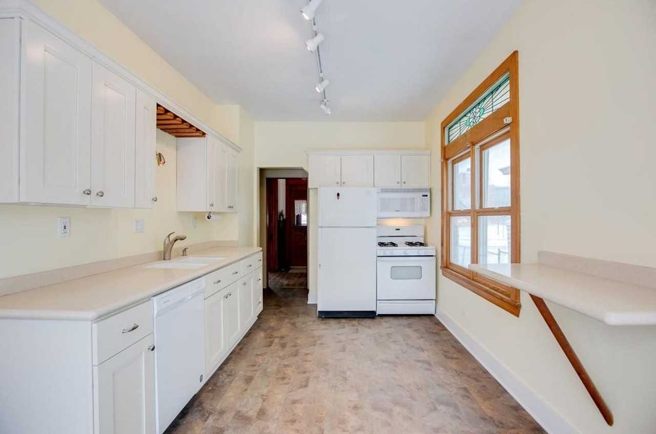 807 Snelling Ave N - Photo 4 of 20