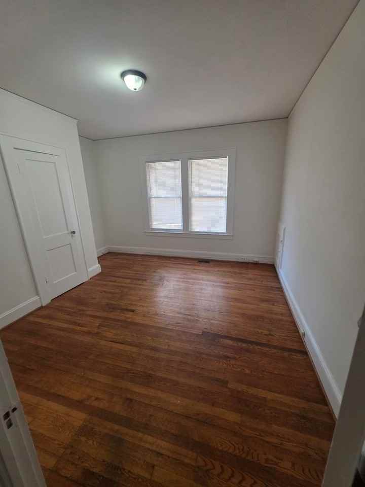 3901 Indiana Ave - Photo 4 of 13