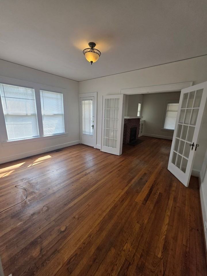 3901 Indiana Ave - Photo 7 of 13