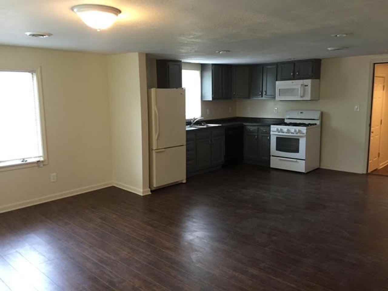 7419 Lawrence St - Photo 5 of 15