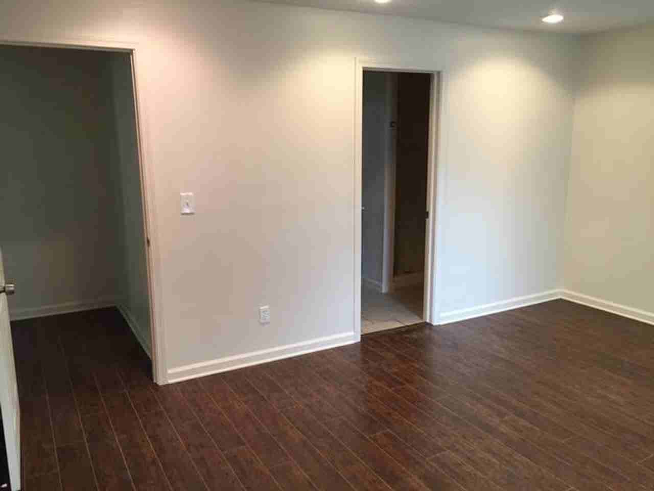 7419 Lawrence St - Photo 7 of 15