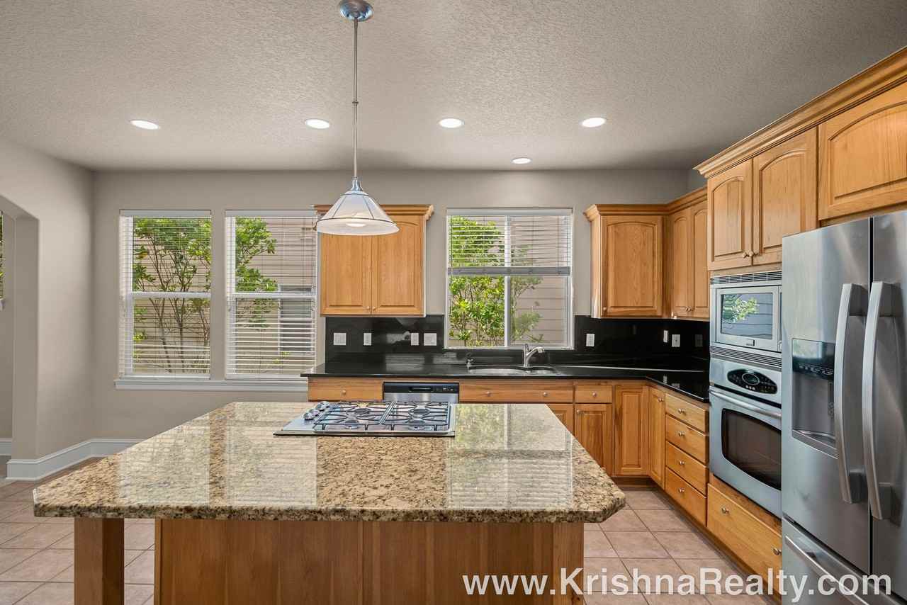 12834 Nw Alsace Ln - Photo 7 of 28
