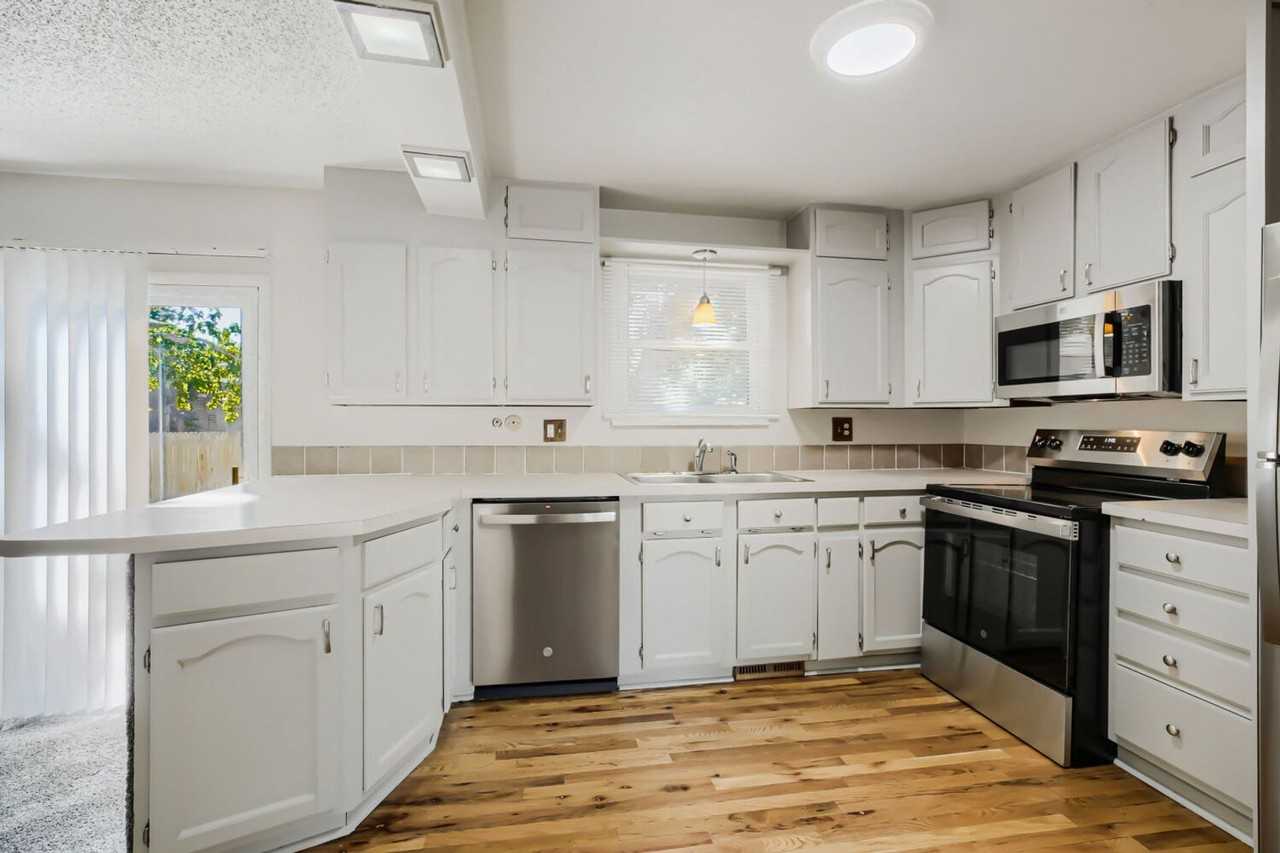 4298 Sumac Ct - Photo 4 of 39