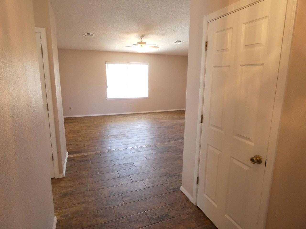 3444 Sundial Dr - Photo 4 of 35